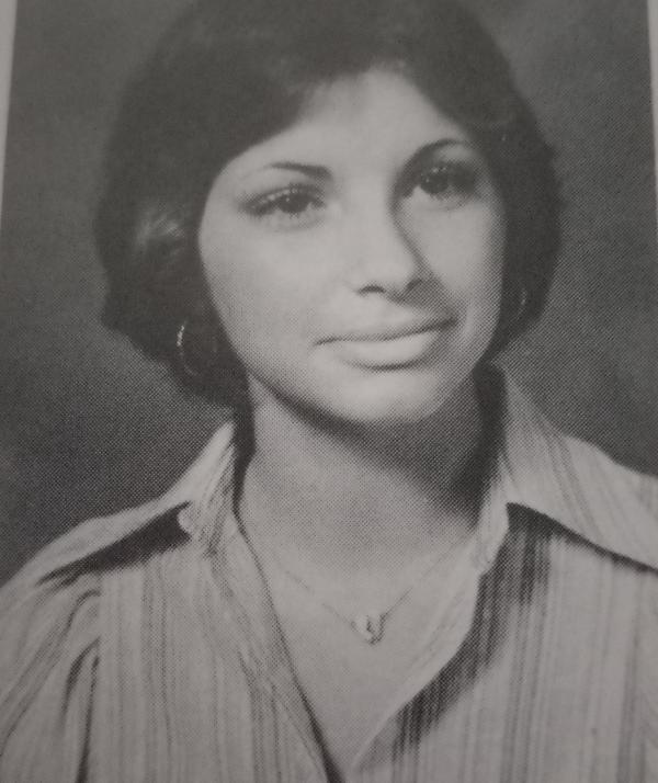 Janet (mugione) Leighton