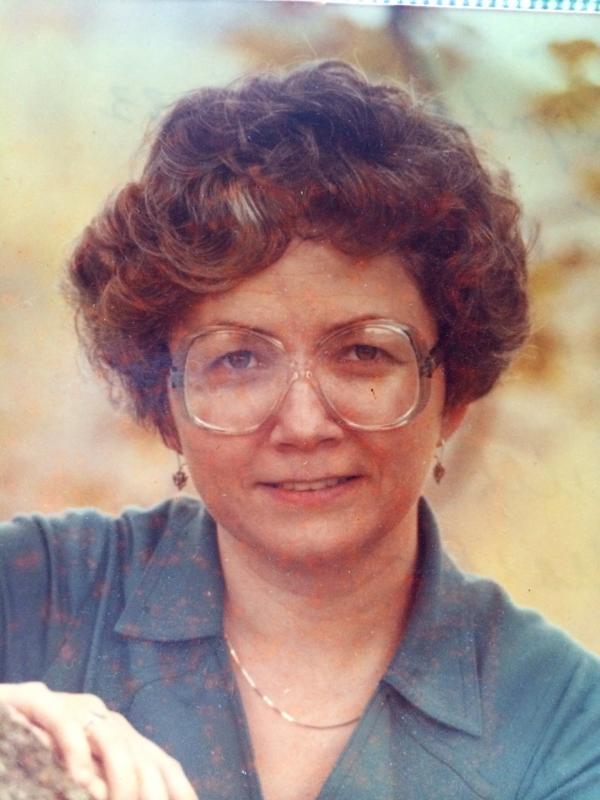 Lynda Lee Helton, Née Dart