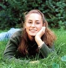 Elizabeth Lacerda, 19