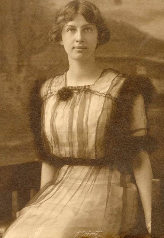 Helen Armstrong Redfield
