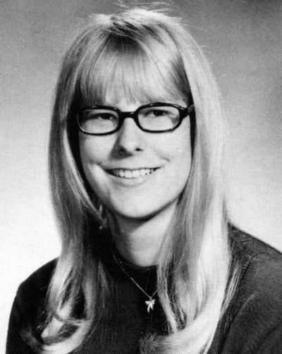 Mary Lou E Staffeldt Kearns